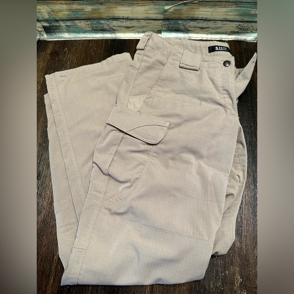 EUC 5.11 khaki bdu pants.  Women’s size 12.